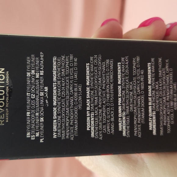 Revolution Batman Eyeliner Set - Picture 4 of 4